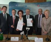 27,5 mln zł na dworzec i nowe autobusy. Pieniądze unijne wpadły do kasy miasta (FILM)