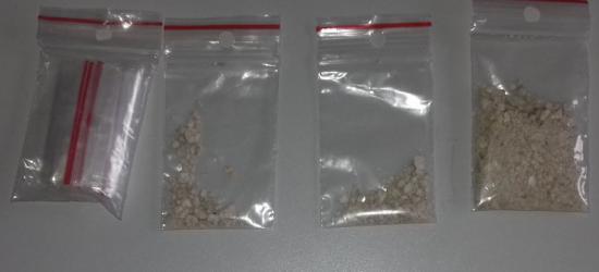 Ukrył dopalacze pod bielizną (FOTO)