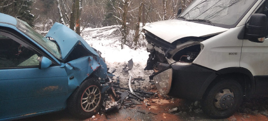 BIESZCZADY. Czołówka w Dwerniczku. Jedna osoba ranna (ZDJĘCIA)