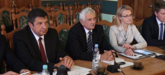 POWIAT SANOK: Czy sanocka bursa szkolna zostanie sprzedana? Burzliwa sesja Rady Powiatu (VIDEO)