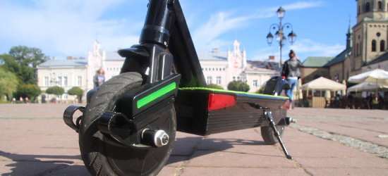 SANOK: Pijany senior przewrócił się na hulajnodze elektrycznej. Słono zapłaci