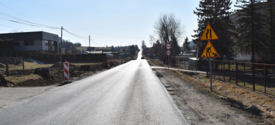 Na Okulickiego powstaje nowy chodnik i przejście dla pieszych! (FOTO)