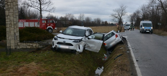 Zderzenie toyoty z suzuki w Bóbrce (FOTO)
