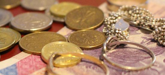 Długi i zaległości finansowe Polaków. Jak wypada Podkarpacie?