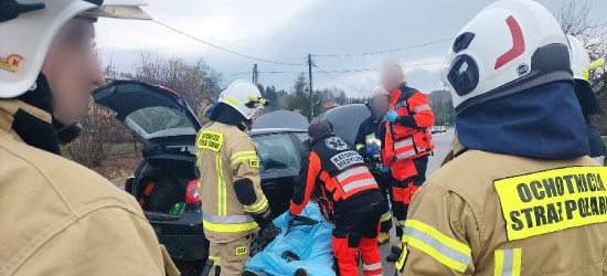 Z OSTATNIEJ CHWILI: Zderzenie trzech pojazdów w Tarnawie Dolnej. Jedna osoba poszkodowana (ZDJĘCIA)