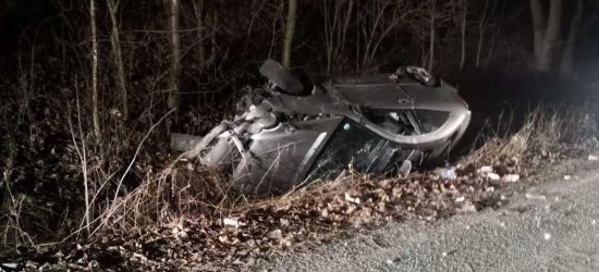 PODKARPACIE. Pojazd dachował. Pijany 29-latek uciekł z miejsca zdarzenia! (FOTO)