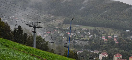 BIESZCZADY: Wypadek na wyciągu. Mężczyzna przygnieciony przez element konstrukcji