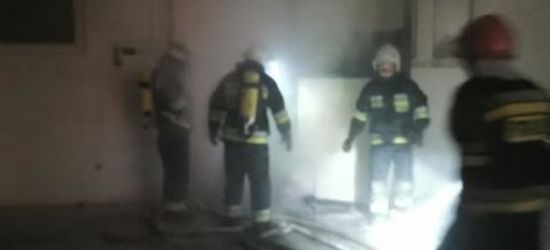Pożar kotłowni zakładu meblarskiego. Strażacy w akcji (FOTO)