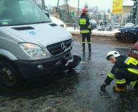 ZAGÓRZ: Zderzenie busa, który przewoził niepełnosprawnych z osobówką (ZDJĘCIA)
