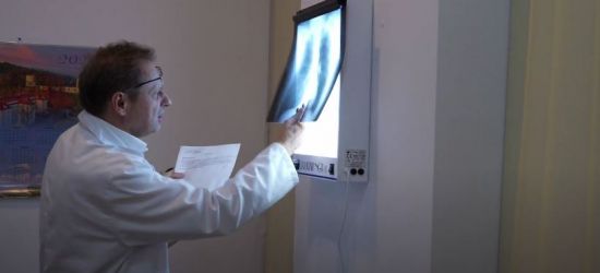 Lek. Bodnar krytykowany w mediach: 17 osób, które leczył amandatyną, zmarło