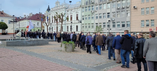 SANOK. Męski Różaniec. Ulicami miasta przeszła procesja (ZDJĘCIA)