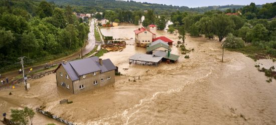 Potężny żywioł! ZDJĘCIA obrazujące ogrom zniszczeń (FOTO)