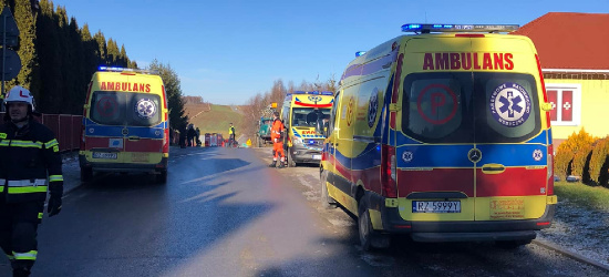 REGION. Wypadek z udziałem dzieci. Ranna opiekunka. ZDJĘCIA z miejsca zdarzenia