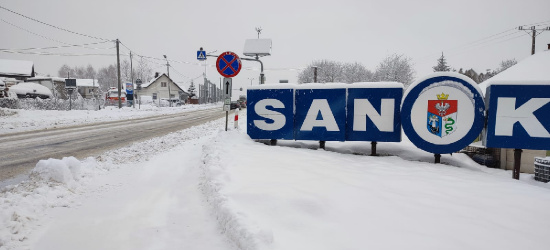 Śnieg i wiatr! Uważajmy! Warunki na drogach (VIDEO, FOTO)