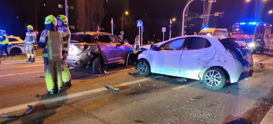 Karambol z udziałem 6 pojazdów i potrącenie pieszych! (FOTO, VIDEO)