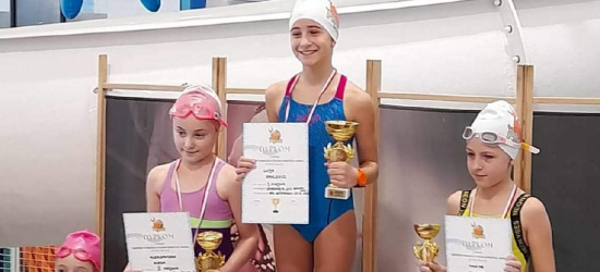 SANOK: Zawody o puchar burmistrza. „Nigdy nie gasnącej miłości do pływania” (FOTO)