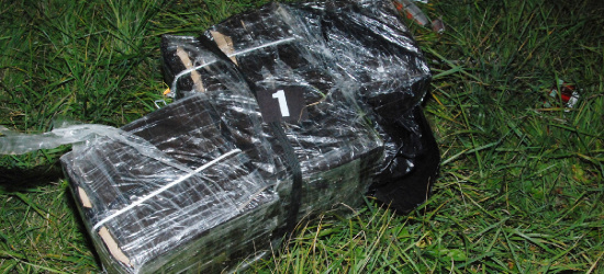 Papierosy dronem przerzucone przez granicę. Mieszkaniec powiatu sanockiego z zarzutami