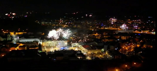 Sylwestrowa noc! Sanoczanie witali Nowy Rok na Rynku! (VIDEO)