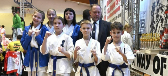 Brązowe medale mistrzostw Europy sanockich karateków!