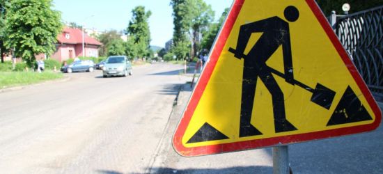 Drogowcy przejęli ul. Traugutta. Po remoncie oświetlenie do kontroli (ZDJĘCIA)