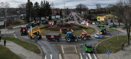 SANOK. Traktory zablokowały rondo! Postulaty rolników usłyszy cały kraj! (VIDEO, ZDJĘCIA)