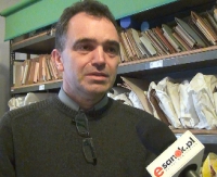 Złoty Krzyż Zasługi dla Andrzeja Romaniaka. „Staram się usuwać błoto, którym przez lata byli ci ludzie obrzucani”  (2x FILM)