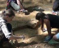 Archeolodzy odkryli w Pakoszówce cmentarzysko Wandalów. Groby są bogato wyposażone w broń, biżuterię i przedmioty codziennego użytku (FILM, ZDJĘCIA)