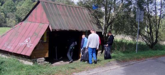 Osadzeni wzięli udział w akcji sprzątania świata (ZDJĘCIA)