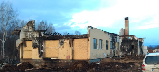 POŻAR W ORELCU: Zebrano 1600 zł na pomoc pogorzelcom. Prośba o suche siano (FOTO)