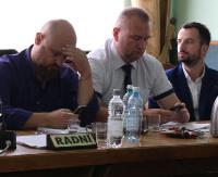 SESJA RADY MIASTA: Przejęcia nieruchomości, oświetlenie na Traugutta, pomoc Powiatowi Sanockiemu