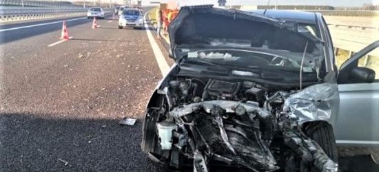 Niebezpieczny wypadek na A4! Dwie osoby ranne (FOTO)