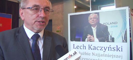 Wystawa o Lechu Kaczyńskim w SDK. Wyjątkowe zdjęcia i wypowiedzi Prezydenta RP (FILM)