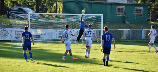 PIŁKA NOŻNA. Dobry prognostyk przed startem ligi. Ekoball Stal Sanok wygrywa w sparingu (ZDJĘCIA)