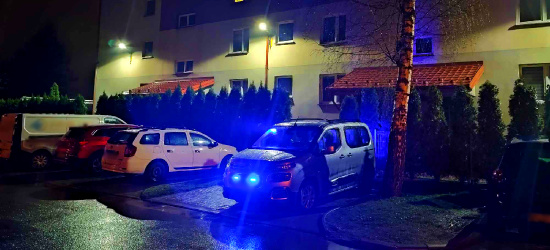 SANOK. Kobieta wypadła z czwartego piętra. Jej stan jest ciężki