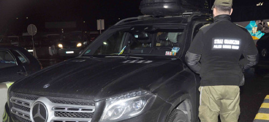 Kolejny rekord na granicy. Kradziony drogi mercedes zatrzymany (FOTO)
