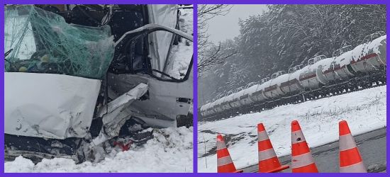 PODKARPACIE: Bus wjechał pod pociąg! Zginęły dwie osoby! (ZDJĘCIA)