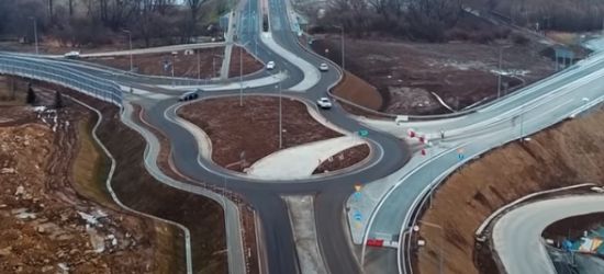 SANOK: Na rondzie pod prąd! Kolizja czterech pojazdów!