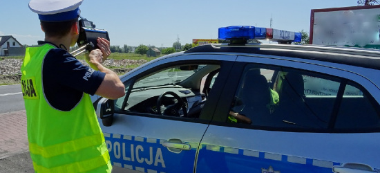 Długi weekend. Więcej patroli na drogach. „Pomagać i reagować”!