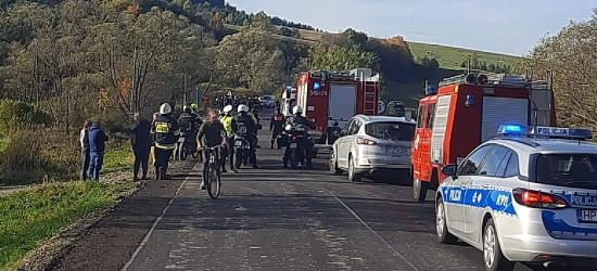 Motocyklista stracił panowanie nad pojazdem. Ranne dziecko. Interweniował śmigłowiec (ZDJĘCIA)