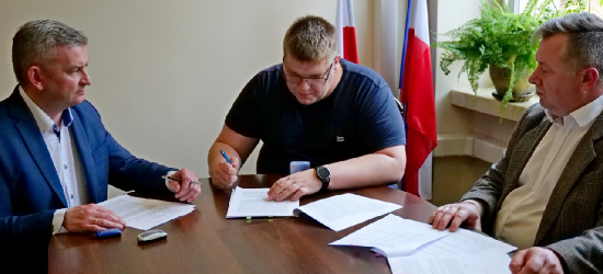 GMINA SANOK: Podpisano umowę na dokumentację projektowa dla wodociągu w Jędruszkowcach