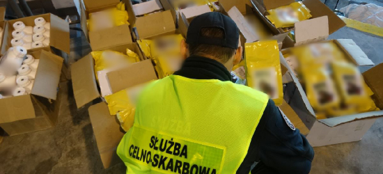 PODKARPACIE: KAS zatrzymała ponad 400 kg i litrów nielegalnych środków ochrony roślin (ZDJĘCIA)
