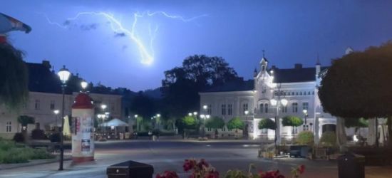 SANOK. Burze, pioruny i zalane drogi. Zobaczcie VIDEO i ZDJĘCIA