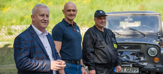 Samochód z Kasprowego Wierchu posłuży w Bieszczadach. Wsparcie dla OSP Solina (ZDJĘCIA)
