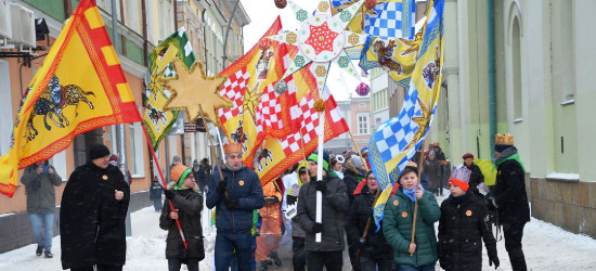 SANOK: Orszak Trzech Króli na ulicach miasta. Piękna tradycja (VIDEO, ZDJĘCIA)
