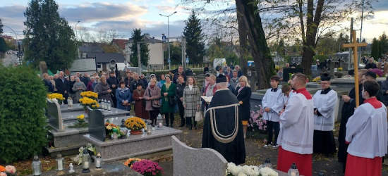 SANOK: Procesja za zmarłych. Uroczystości na Cmentarzu Centralnym (ZDJĘCIA)