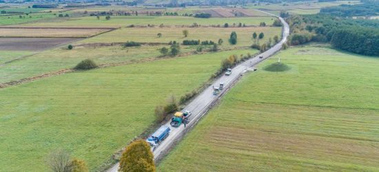 Trwają prace na odcinku drogi Czerteż-Strachocina (FOTO)