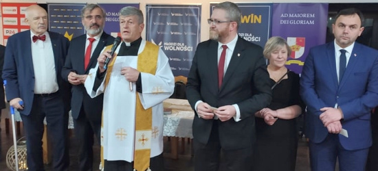Liderzy KONFEDERACJI w Sanoku. Sala pęka w szwach (VIDEO, ZDJĘCIA)