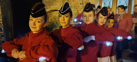 WOŚP SANOK: Finałowe atrakcje. Występ mażoretek VIVID z Jaćmierza i Orkiestry Dętej OSP Pakoszówka (VIDEO, ZDJĘCIA)