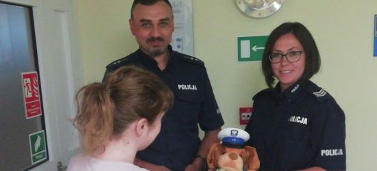 Brzozowscy dzielnicowi eskortowali rodzącą kobietę! (ZDJĘCIE)