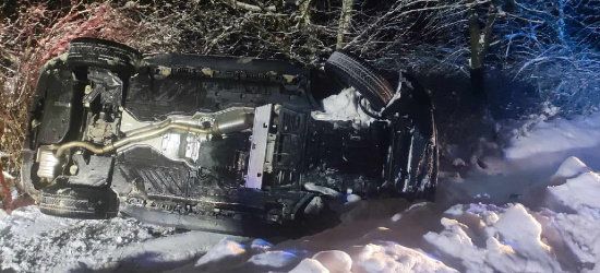 Wypadek w Końskiem. Pasażerka w szpitalu (ZDJĘCIA)